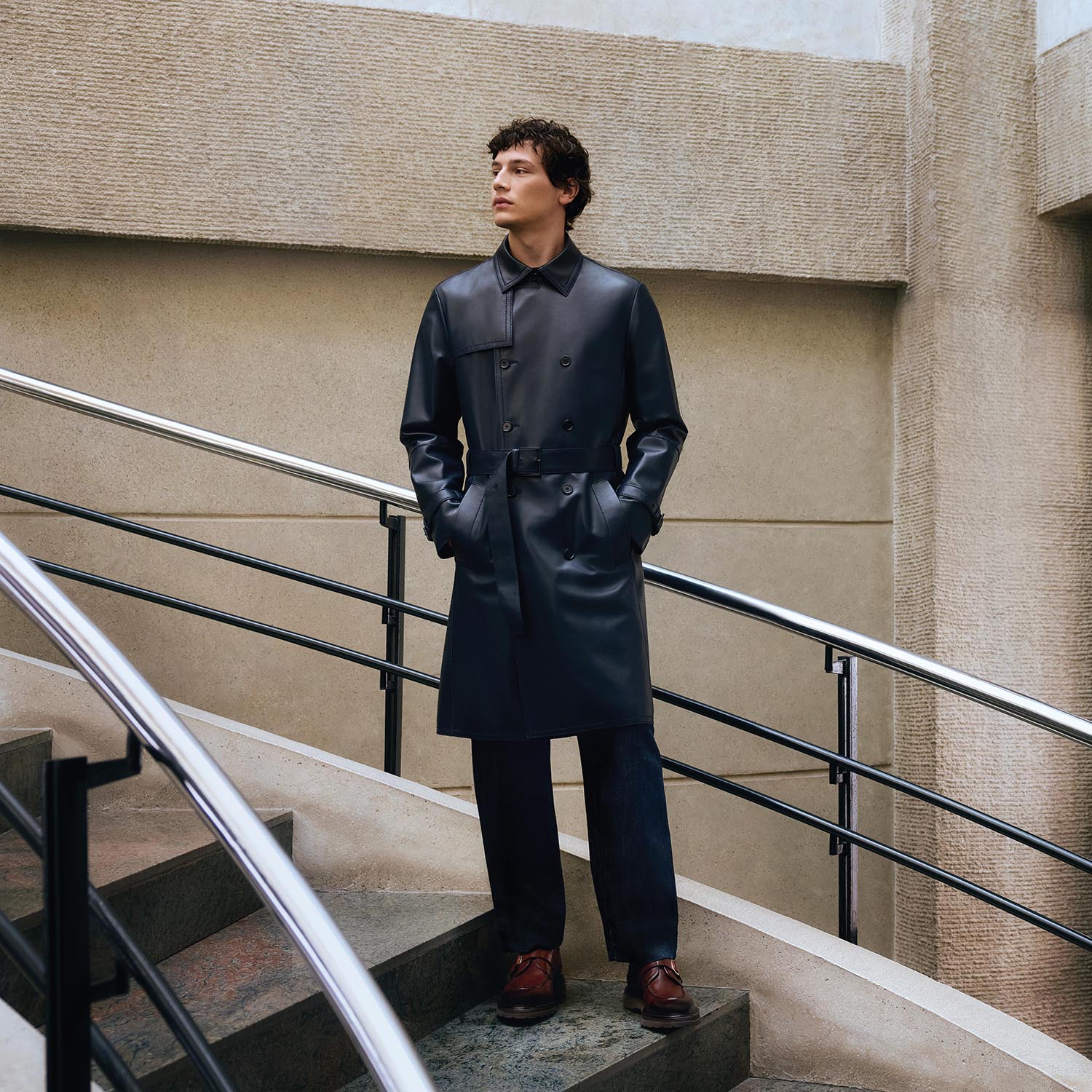  Erkek Lacivert Kruvaze Kapamalı Deri Trençkot