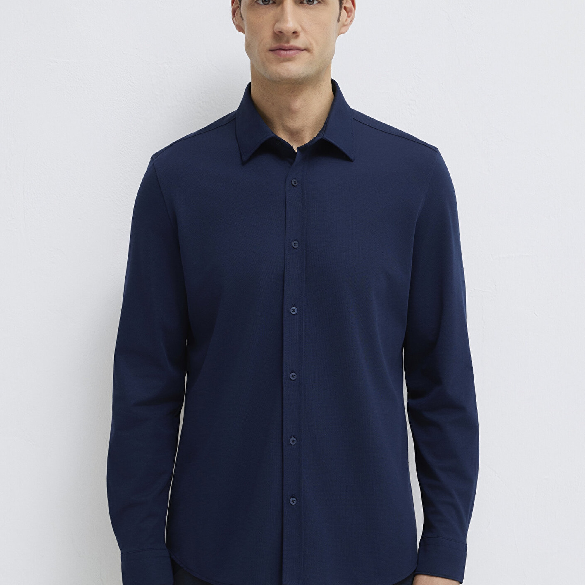 Mavi Hafif ve Esnek Lacivert Travel Gömlek Regular Fit / Normal Kesim 0212058-70497