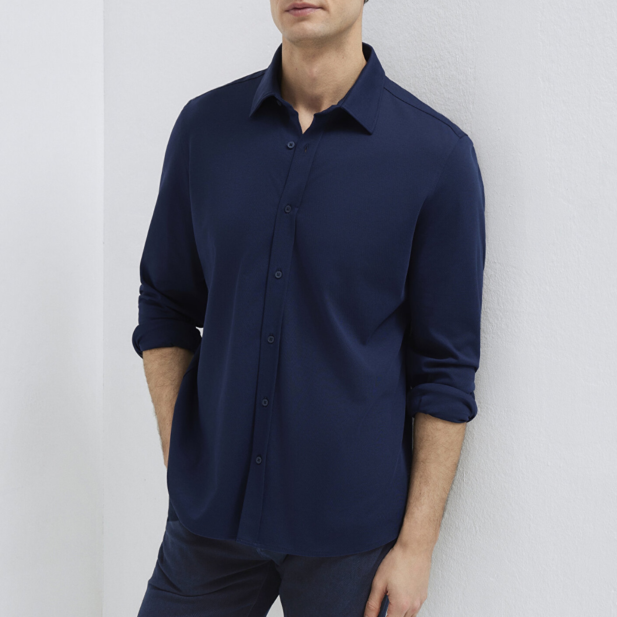 Mavi Hafif ve Esnek Lacivert Travel Gömlek Regular Fit / Normal Kesim 0212058-70497