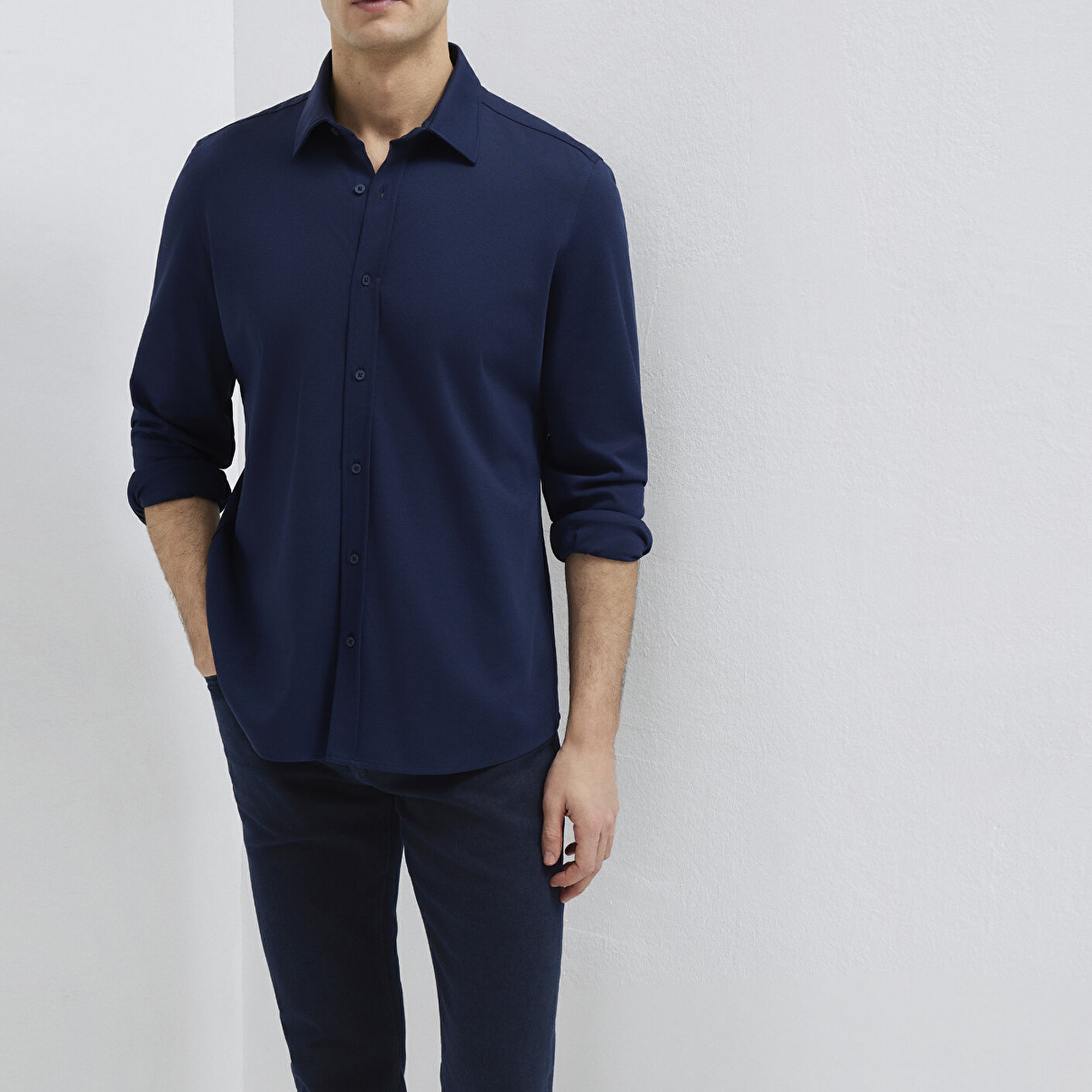 Mavi Hafif ve Esnek Lacivert Travel Gömlek Regular Fit / Normal Kesim 0212058-70497