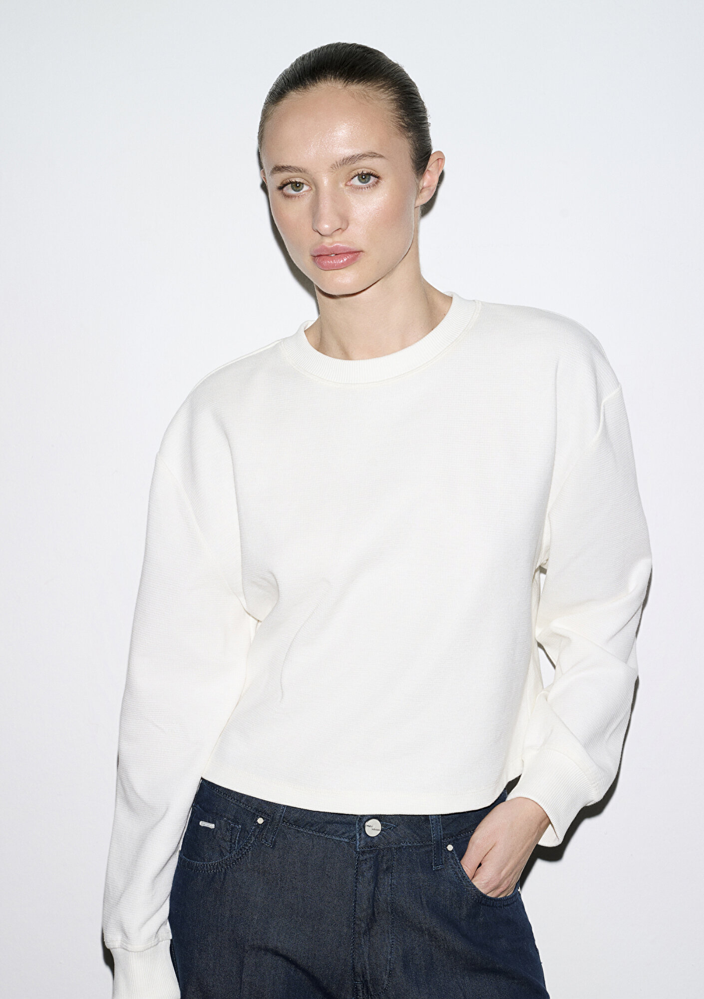  Mavi Bisiklet Yaka Ekru Sweatshirt 1S10508-70051