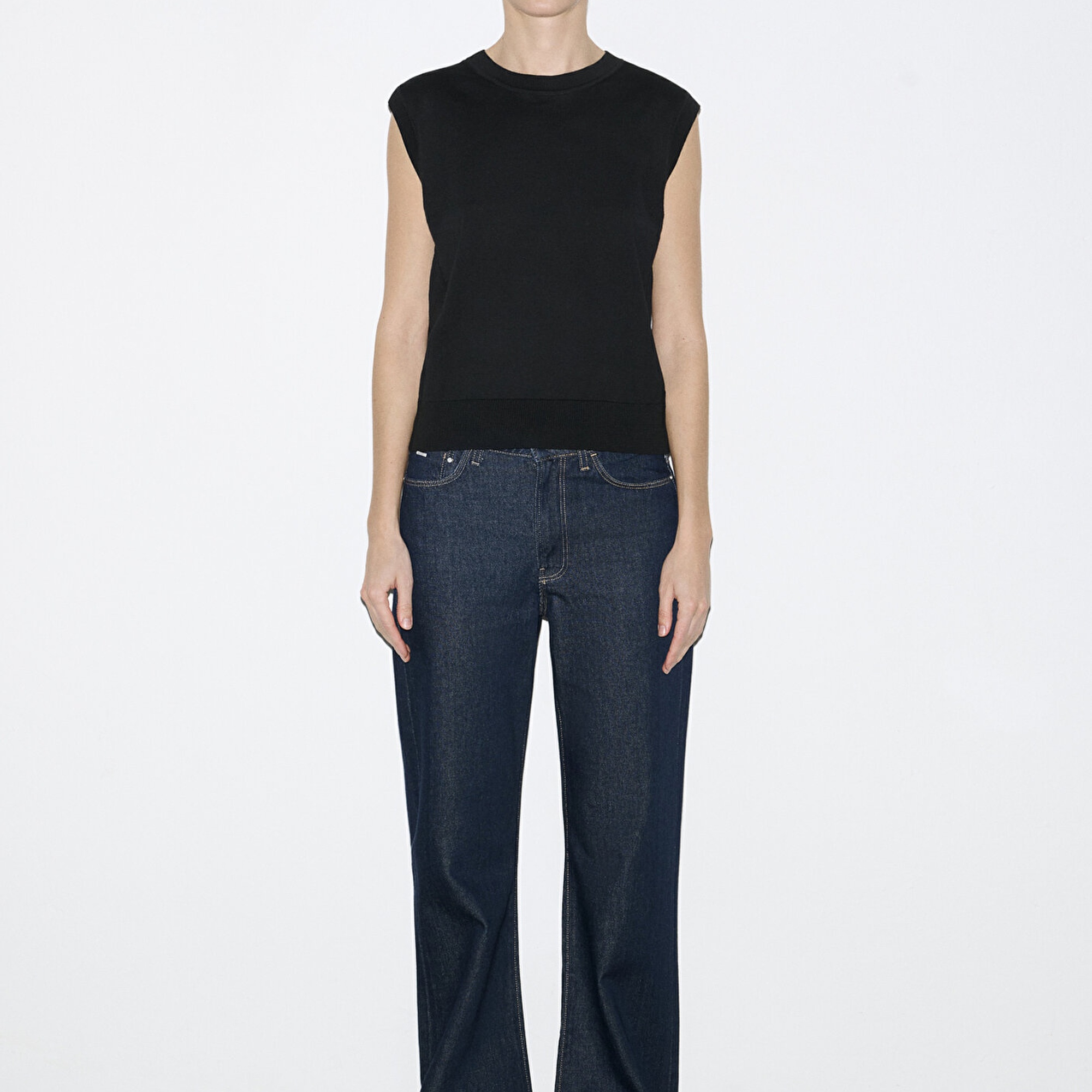 Mavi Bisiklet Yaka Siyah Triko Süveter Slim Fit / Dar Kesim 1710866-900