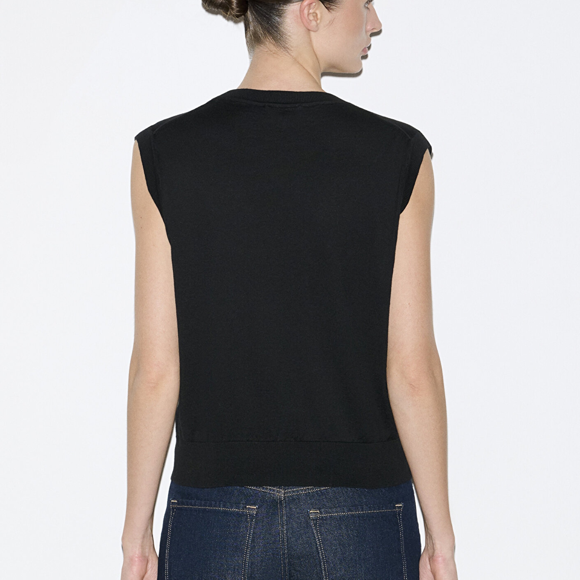 Mavi Bisiklet Yaka Siyah Triko Süveter Slim Fit / Dar Kesim 1710866-900