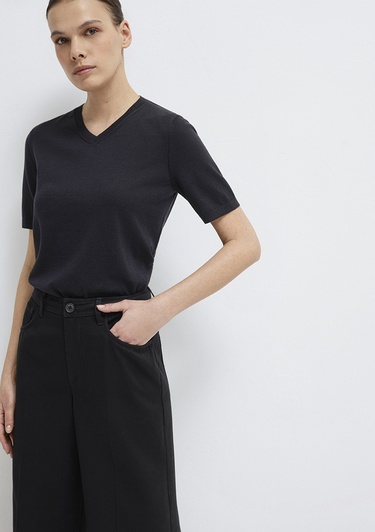  Mavi V-Yaka Siyah Kazak Regular Fit / Normal Kesim 1710868-900