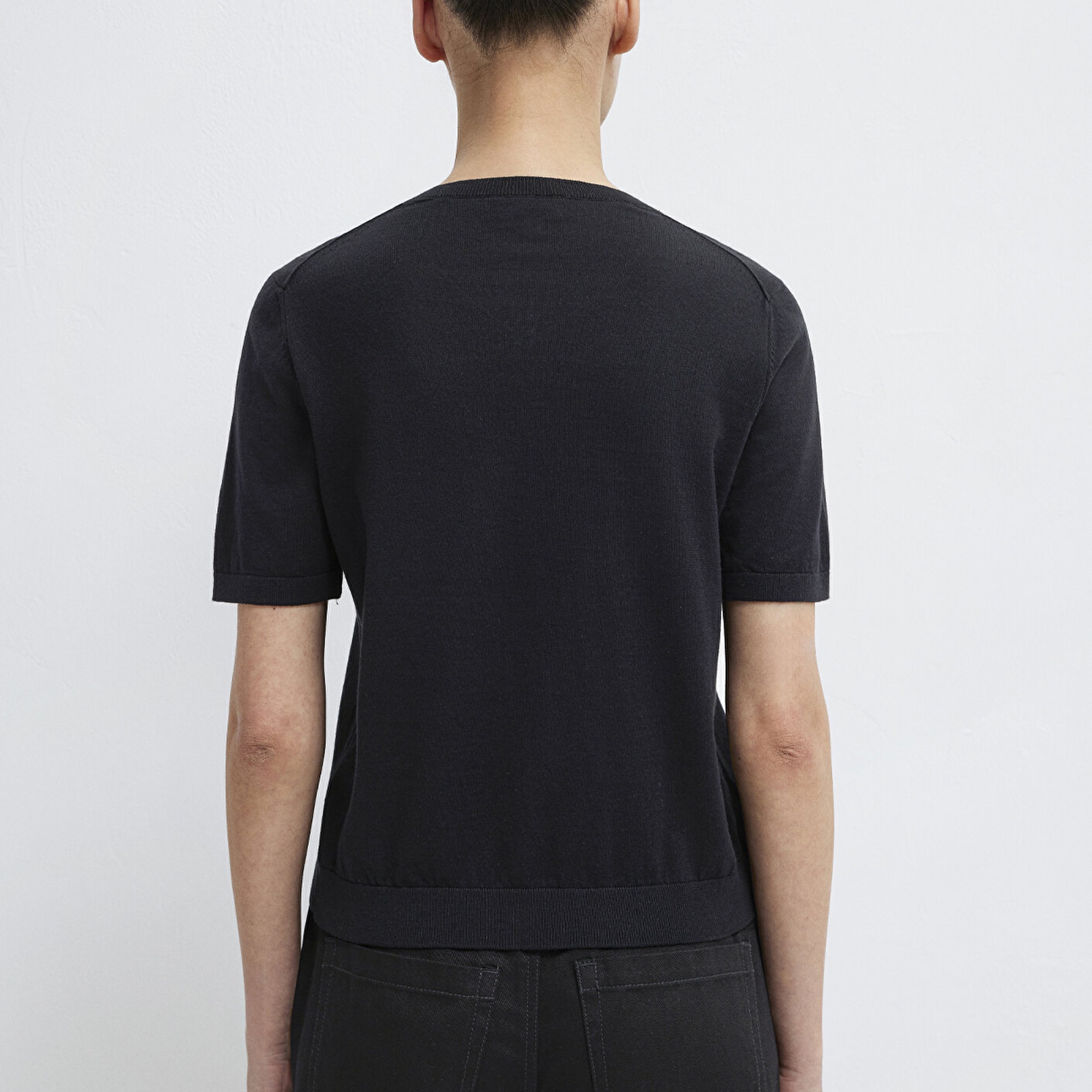 Mavi V-Yaka Siyah Kazak Regular Fit / Normal Kesim 1710868-900