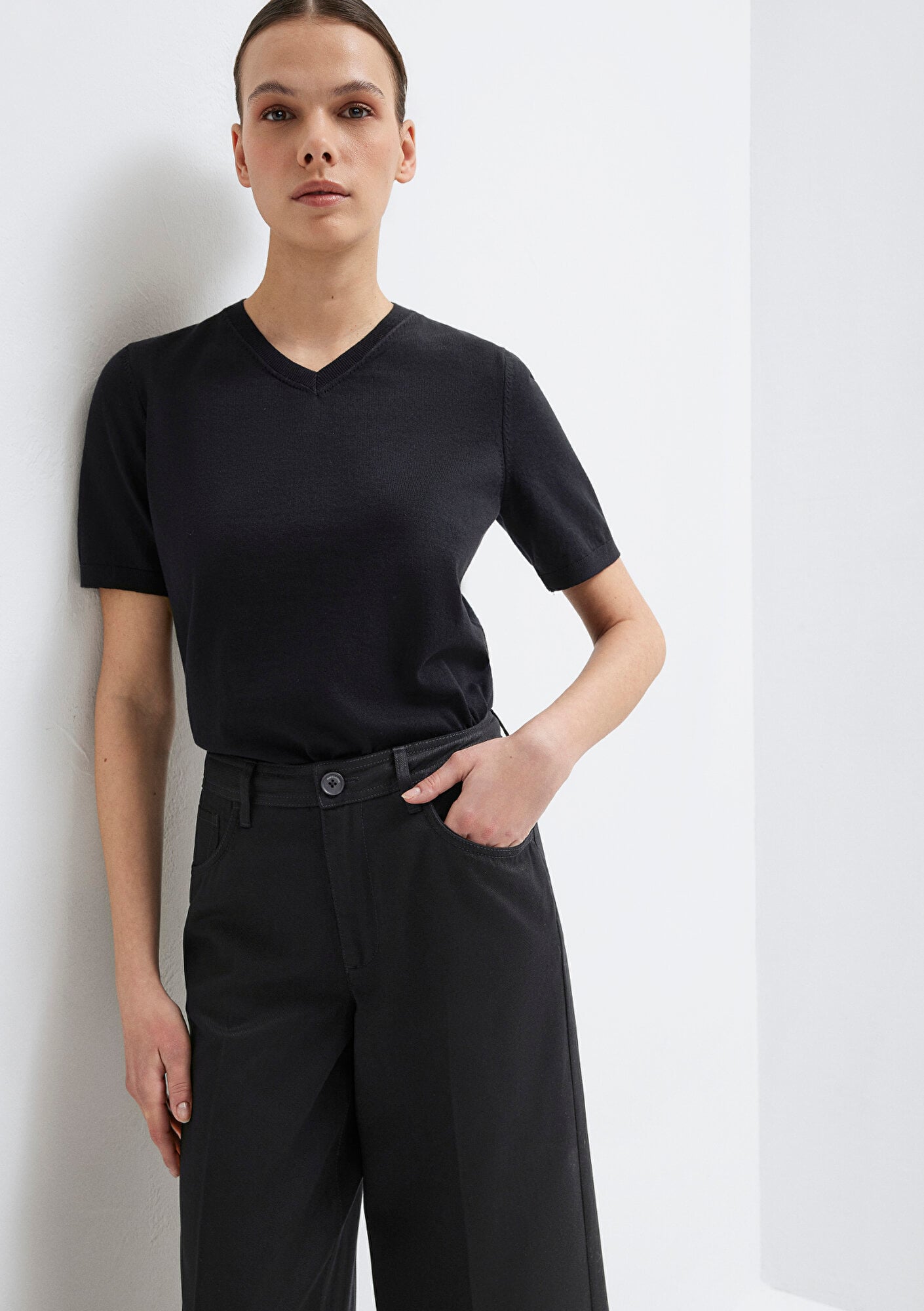  Mavi V-Yaka Siyah Kazak Regular Fit / Normal Kesim 1710868-900