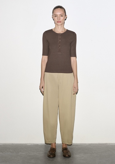  Mavi Düğme Detaylı Kahverengi Tişört Fitted / Vücuda Oturan Kesim 1613852-71603