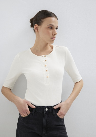  Mavi Düğme Detaylı Ekru Tişört Fitted / Vücuda Oturan Kesim 1613852-70051