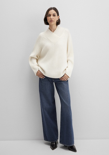  Mavi Yün Karışımlı Ekru V Yaka Kazak Oversize / Geniş Kesim 1710829-70057