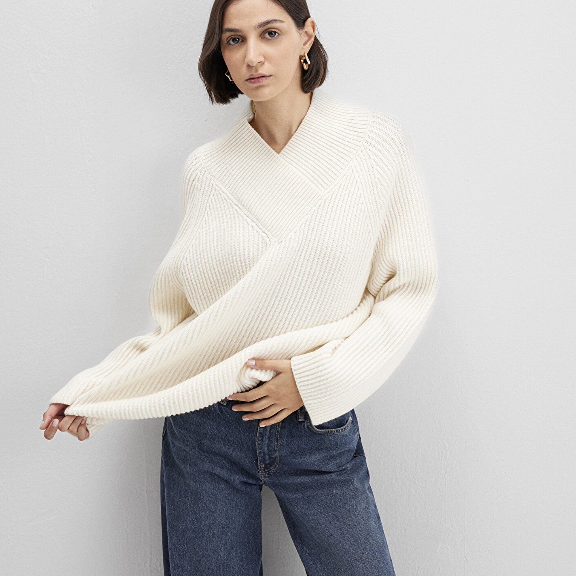 Mavi Yün Karışımlı Ekru V Yaka Kazak Oversize / Geniş Kesim 1710829-70057