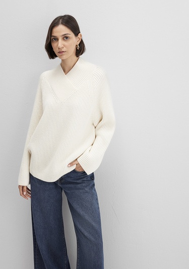  Mavi Yün Karışımlı Ekru V Yaka Kazak Oversize / Geniş Kesim 1710829-70057