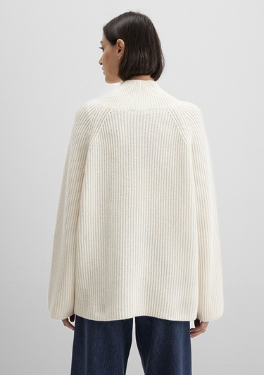  Mavi Yün Karışımlı Ekru V Yaka Kazak Oversize / Geniş Kesim 1710829-70057