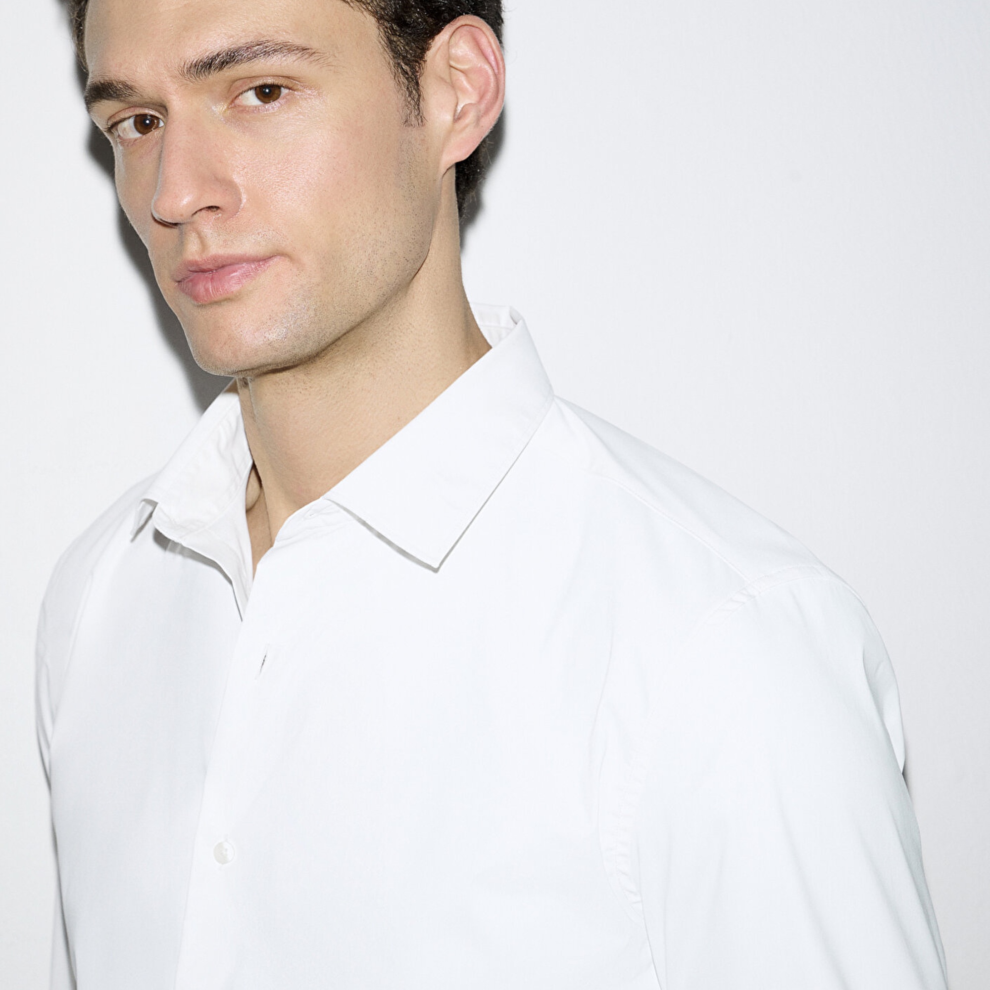 Mavi Hafif ve Esnek Beyaz Travel Gömlek Regular Fit / Normal Kesim 0211812-620