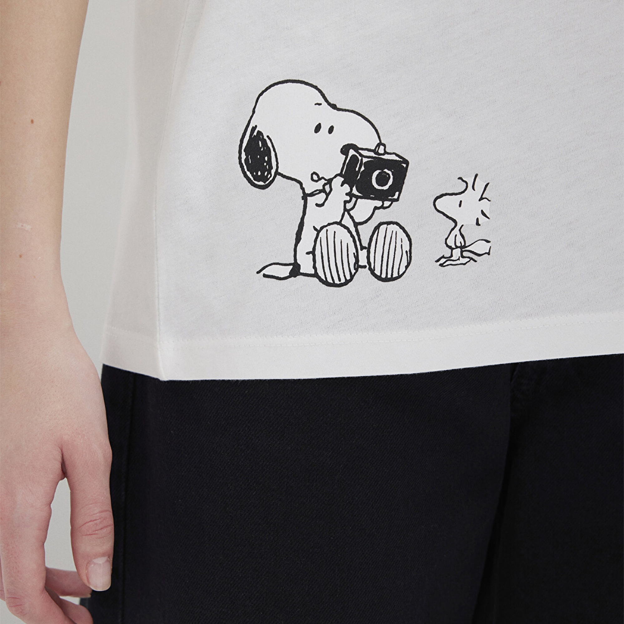 Mavi Snoopy Baskılı Ekru Tişört Loose Fit / Bol Rahat Kesim 1614055-70057
