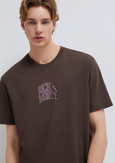  Mavi Rick and Morty Baskılı Kahverengi Tişört Loose Fit / Bol Rahat Kesim 0613205-70251