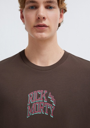  Mavi Rick and Morty Baskılı Kahverengi Tişört Loose Fit / Bol Rahat Kesim 0613205-70251