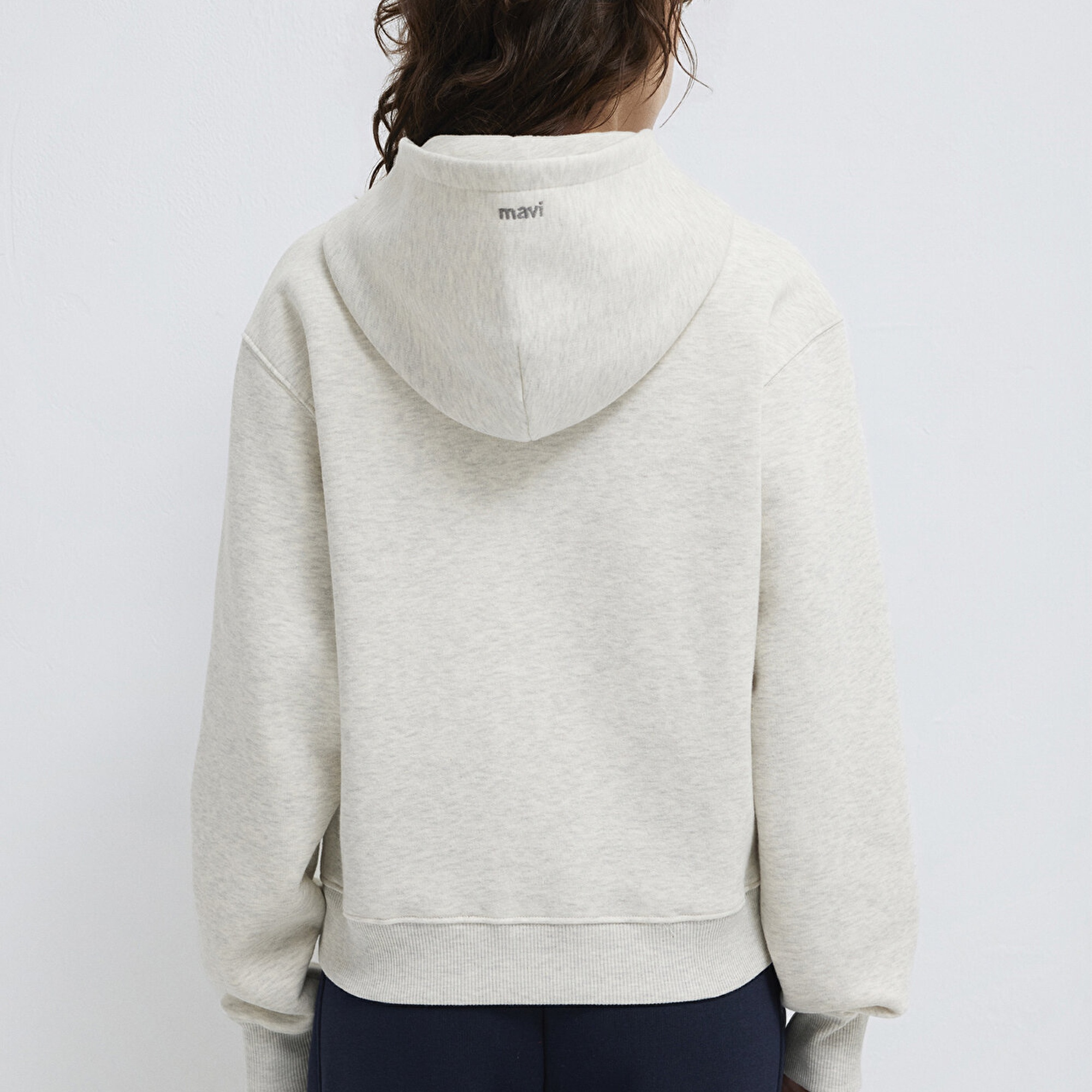 Mavi Mavi Logo Nakış Detaylı Kapüşonlu Bej Sweatshirt 1S10532-85576