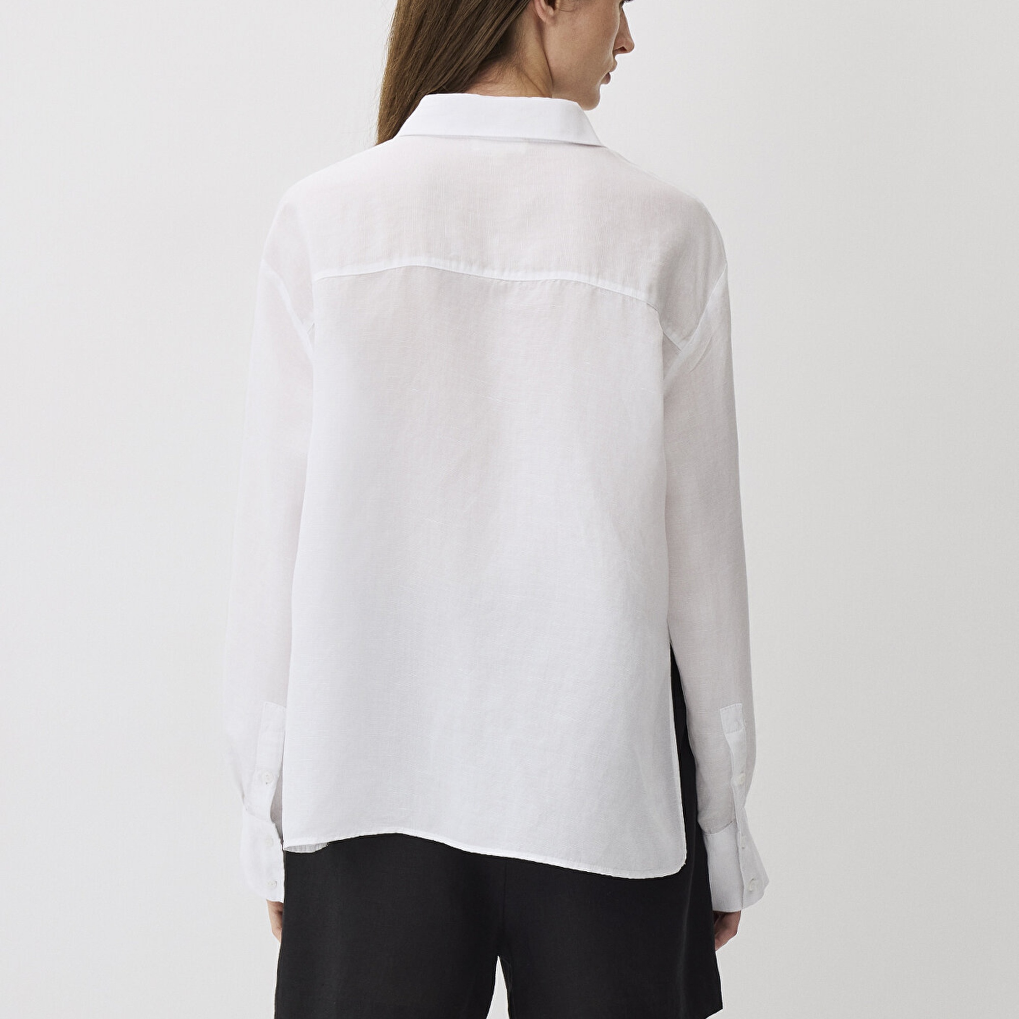 Mavi Beyaz Tencel TM Lyocell Karışımlı Gömlek Loose Fit / Bol Rahat Kesim 1211130-620