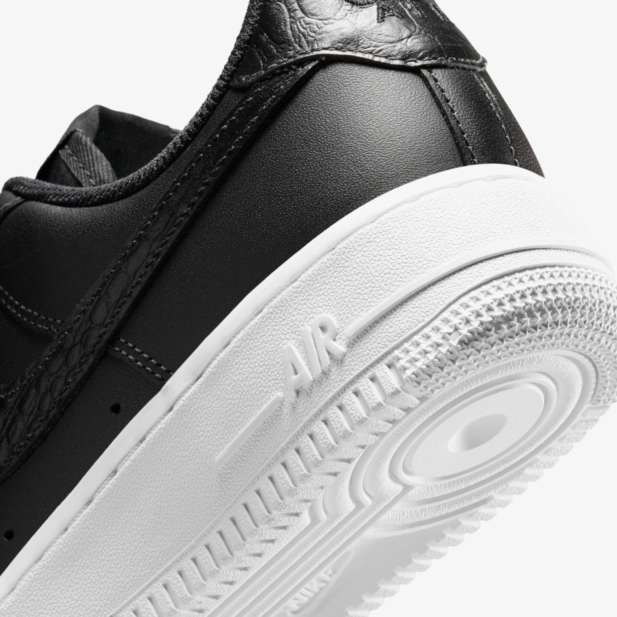 Nike Air Force 1 '07 SE Kadın Siyah Spor Ayakkabı