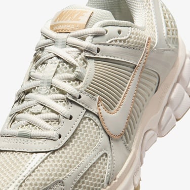  Nike Zoom Vomero 5 Kadın Krem Rengi Spor Ayakkabı