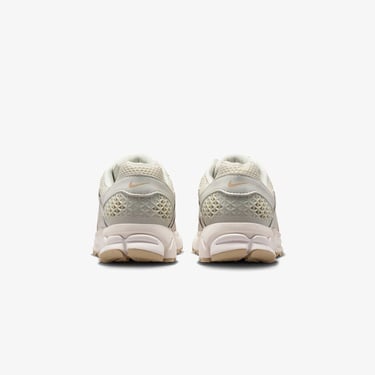  Nike Zoom Vomero 5 Kadın Krem Rengi Spor Ayakkabı