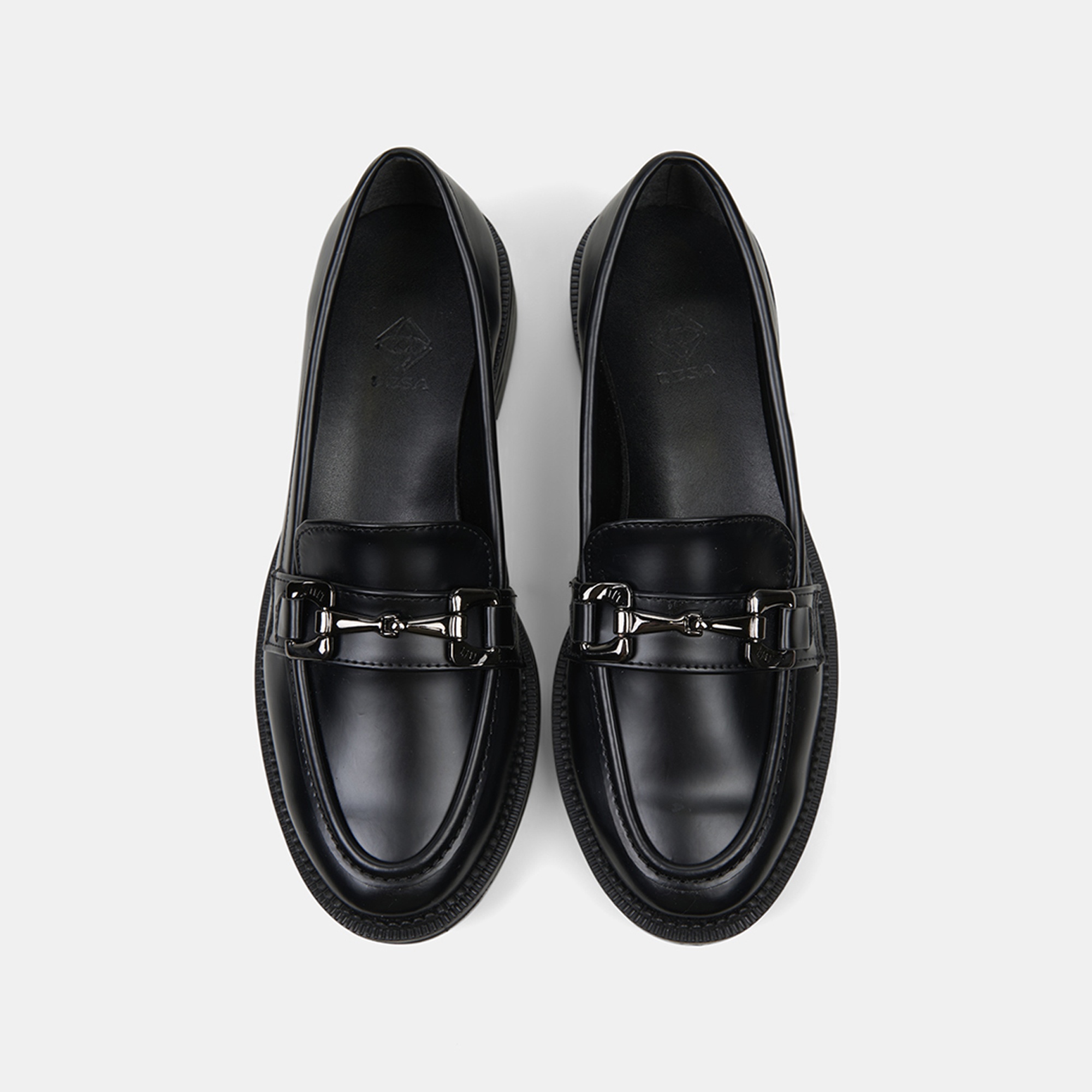 Kadın Siyah Metal Toka Aksesuarlı Loafer