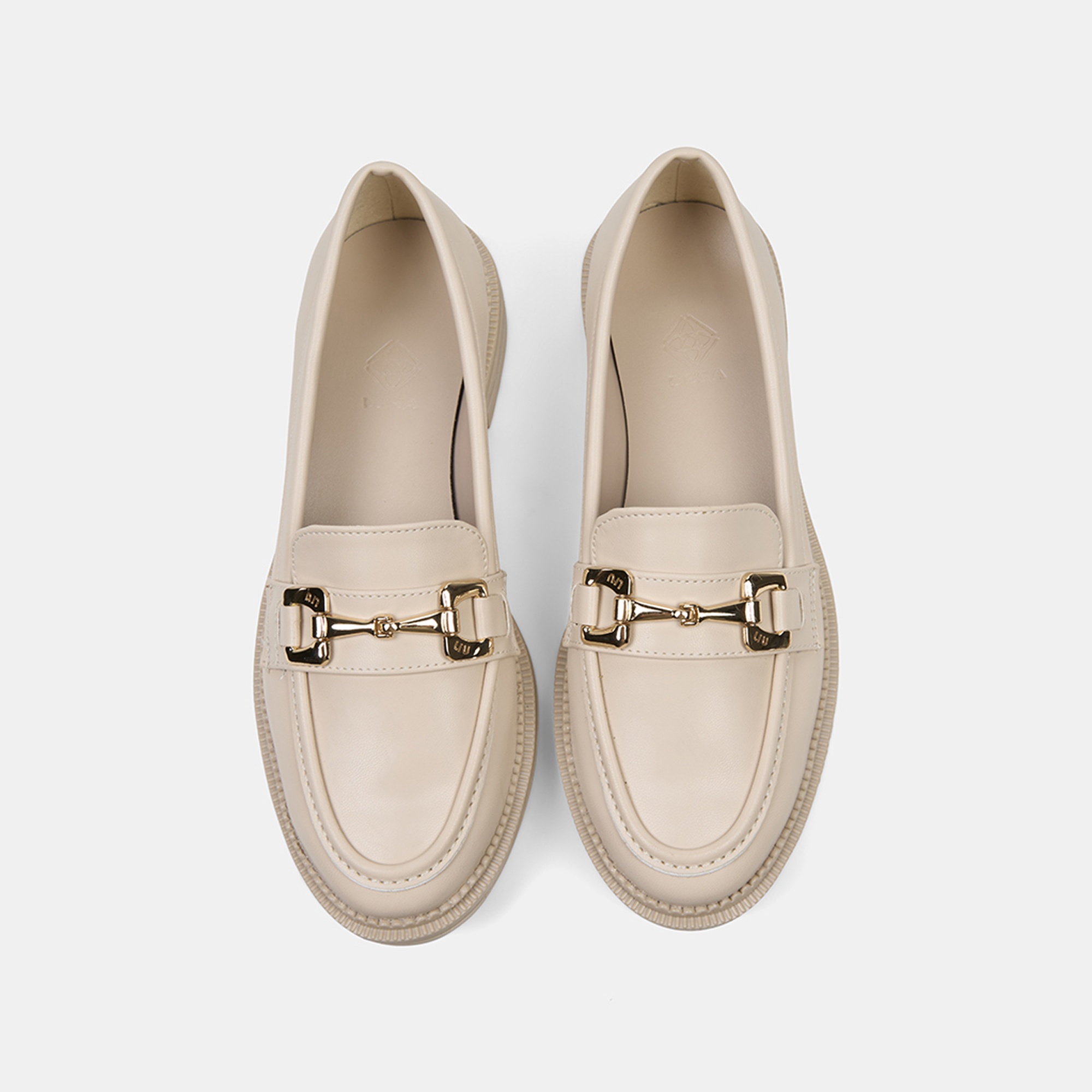 Kadın Bej Metal Toka Aksesuarlı Loafer