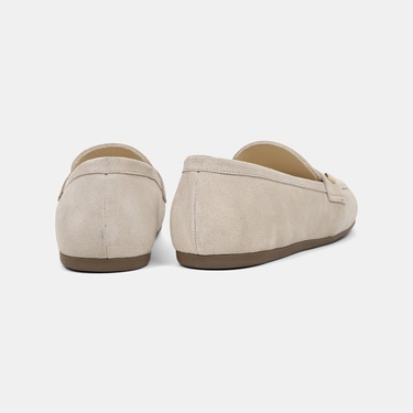  Kadın Bej Metal Detaylı Süet Loafer