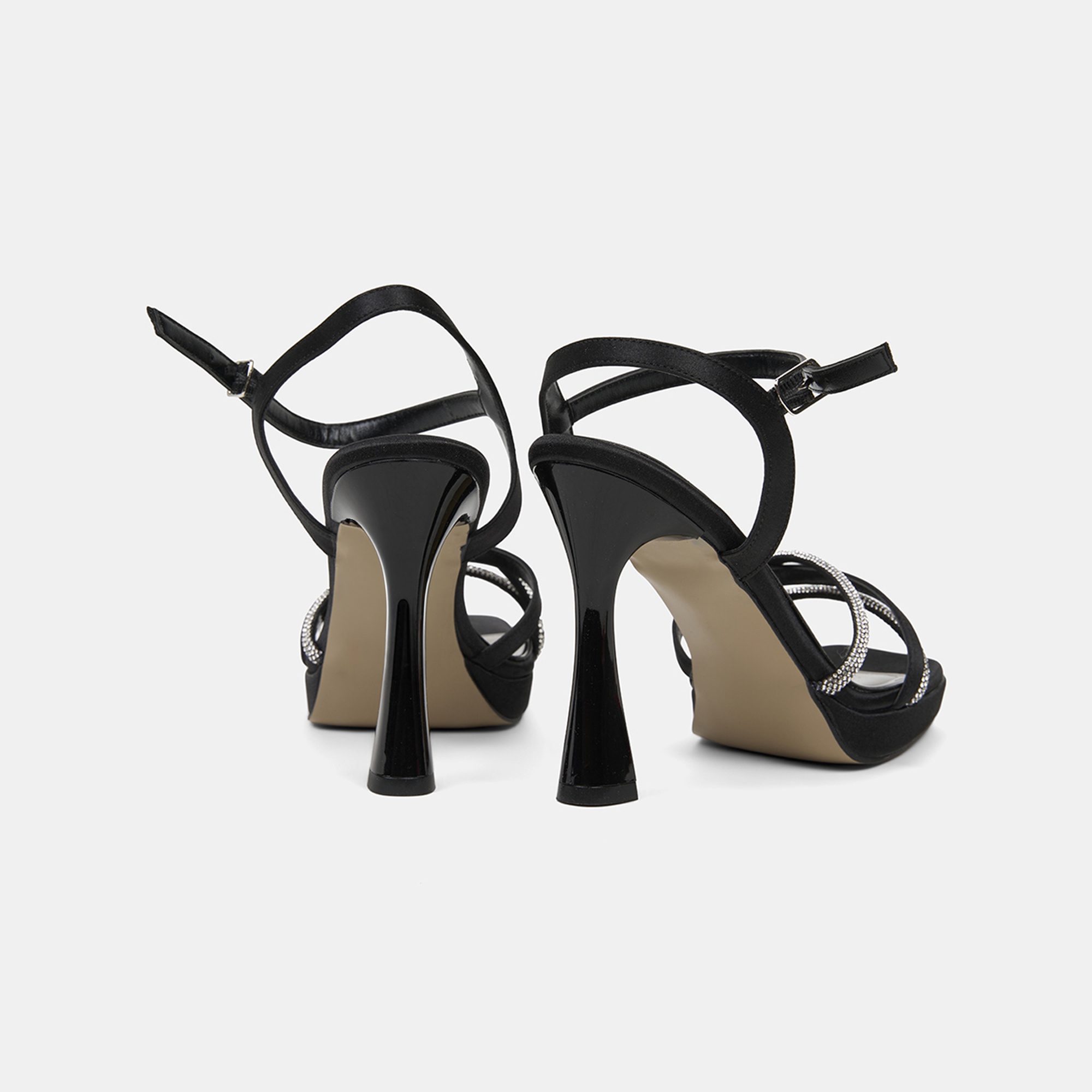 Kadın Siyah Taşlı Metal Tokalı Topuklu Abiye Sandalet