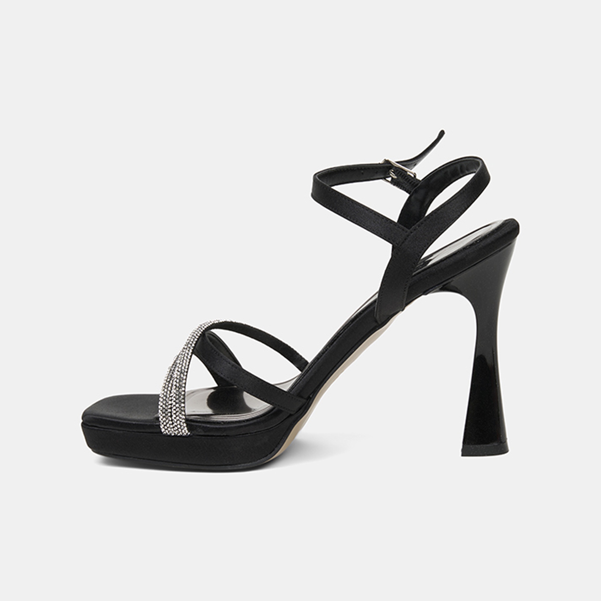 Kadın Siyah Taşlı Metal Tokalı Topuklu Abiye Sandalet