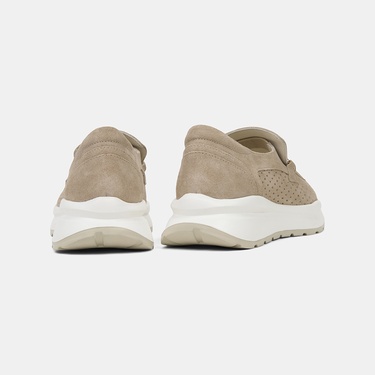  Kadın Bej Metal Aksesuarlı Dolgu Topuklu Süet Spor Ayakkabı