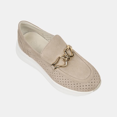  Kadın Bej Metal Aksesuarlı Dolgu Topuklu Süet Spor Ayakkabı