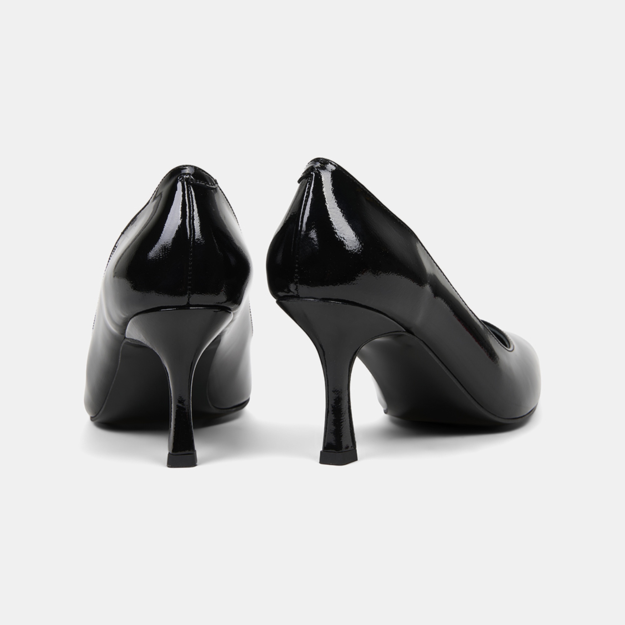 Kadın Siyah Sivri Burunlu Klasik Rugan Deri Stiletto