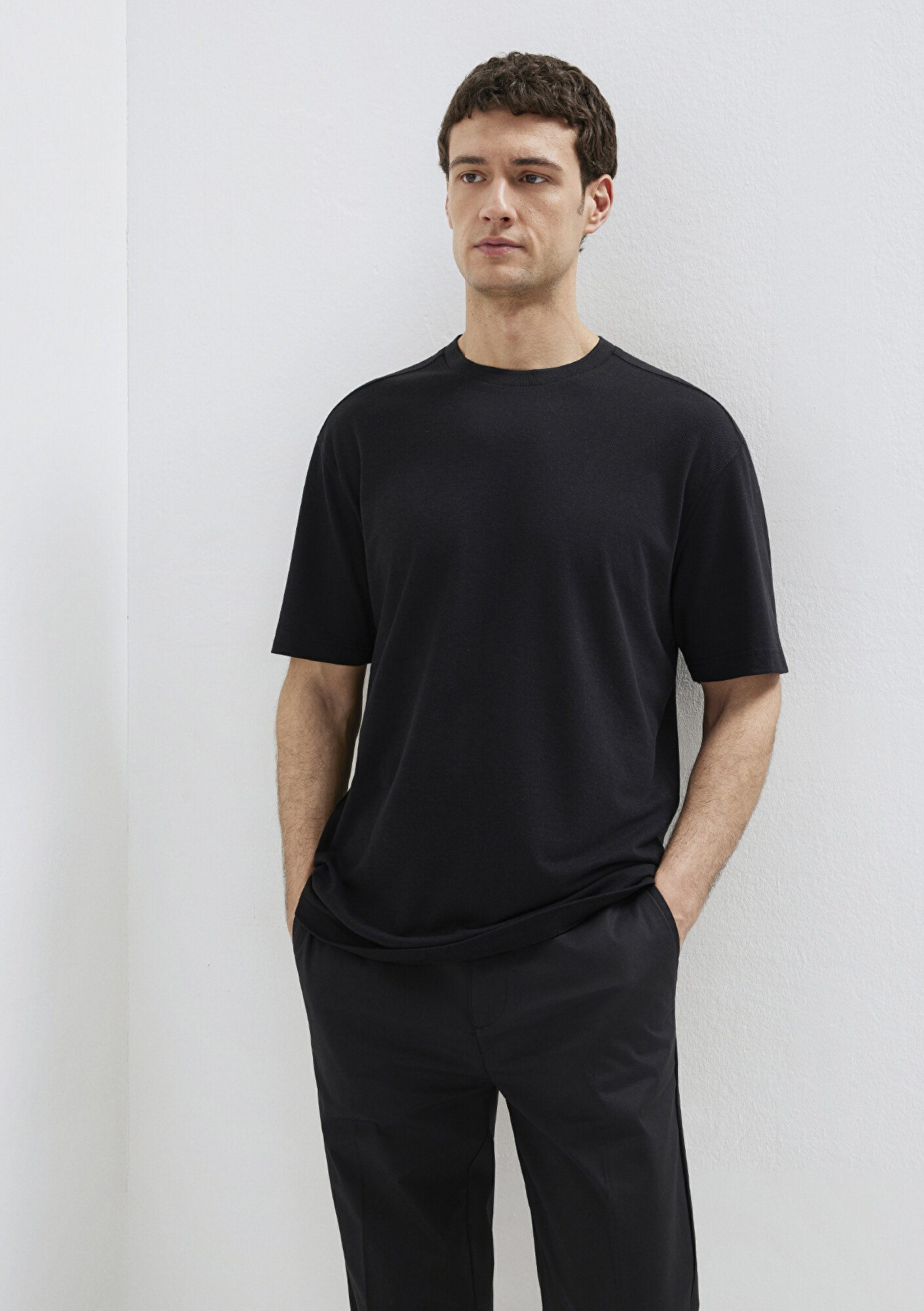  Mavi Mavi Black (TENCEL™) Liyosel Karışımlı Siyah Tişört Loose Fit / Bol Rahat Kesim 0613468-900