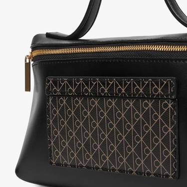  Calvin Klein Emblem Beauty Case Kadın Siyah Makyaj Çantası