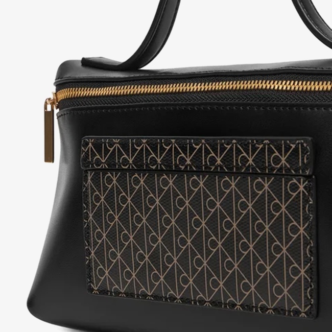  Calvin Klein Emblem Beauty Case Kadın Siyah Makyaj Çantası