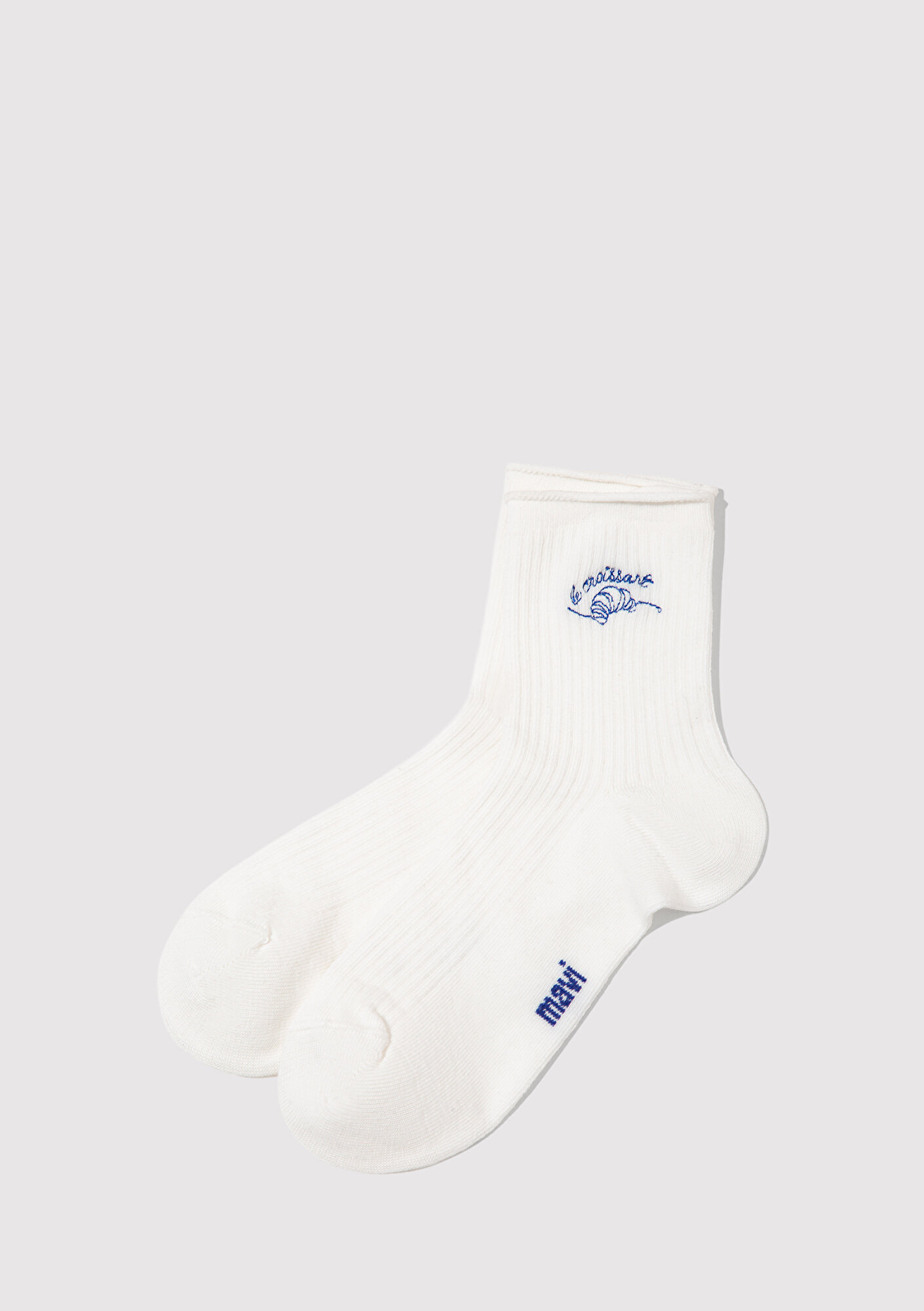 Mavi Kruvasan Nakışlı Beyaz Soket Çorap 1913816-620