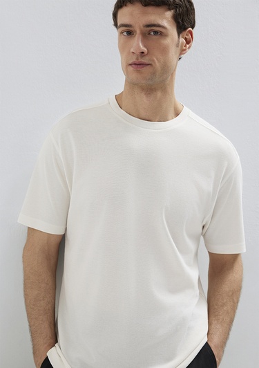  Mavi Mavi Black (TENCEL™) Liyosel Karışımlı Ekru Tişört Loose Fit / Bol Rahat Kesim 0613468-70057