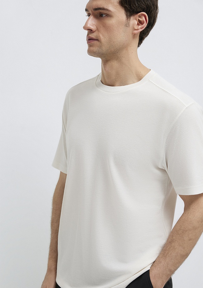  Mavi Mavi Black (TENCEL™) Liyosel Karışımlı Ekru Tişört Loose Fit / Bol Rahat Kesim 0613468-70057